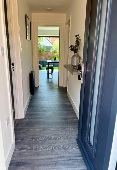 The Hideaway With Own Private Sunny Garden Lägenhet Bournemouth Exteriör bild